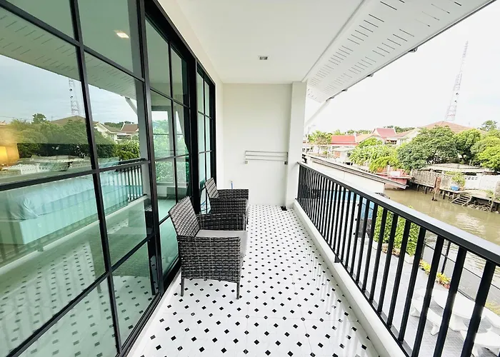 Baanrimtara Hotel Bangkok
